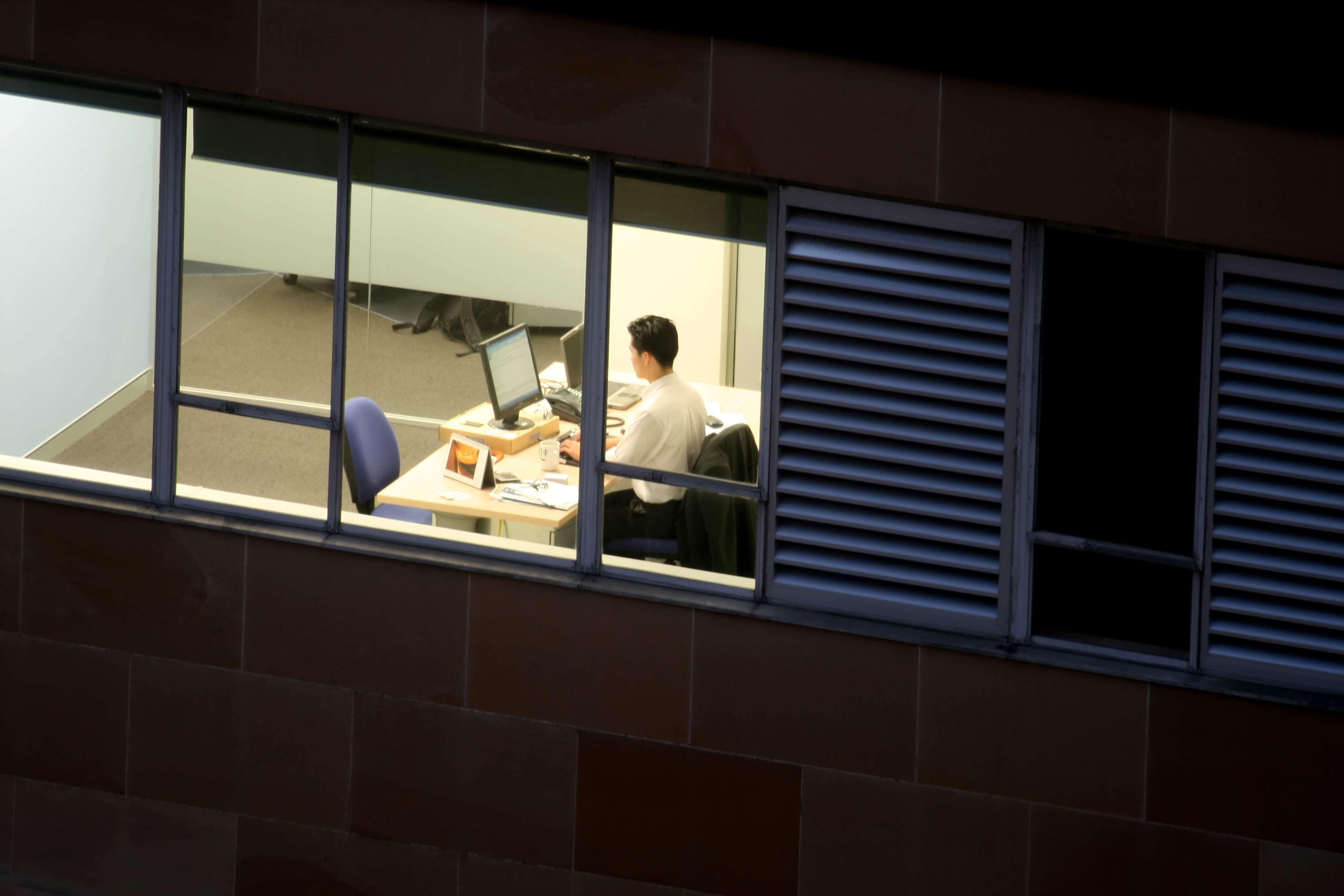 9 Effects of Working Night Shift: How to Survive & Stay Healthy - The  Camelo Blog